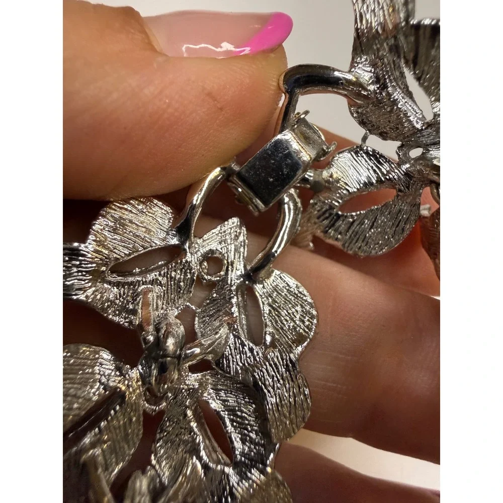 Vintage Silver Tone Textured Leaf Link Bracelet Matte Botanical Fold Over Clasp